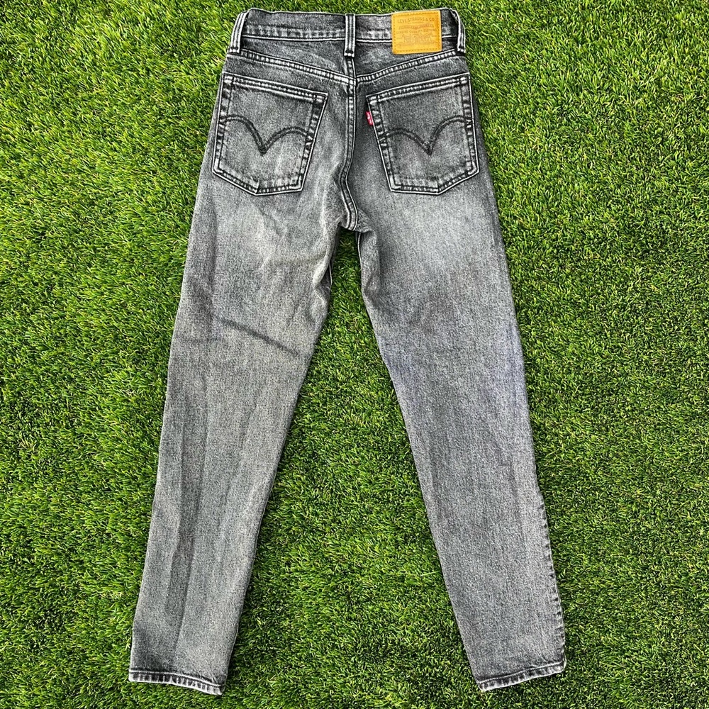 Levi Wedgie Iconic Fit Jean Sz 23 NWOT